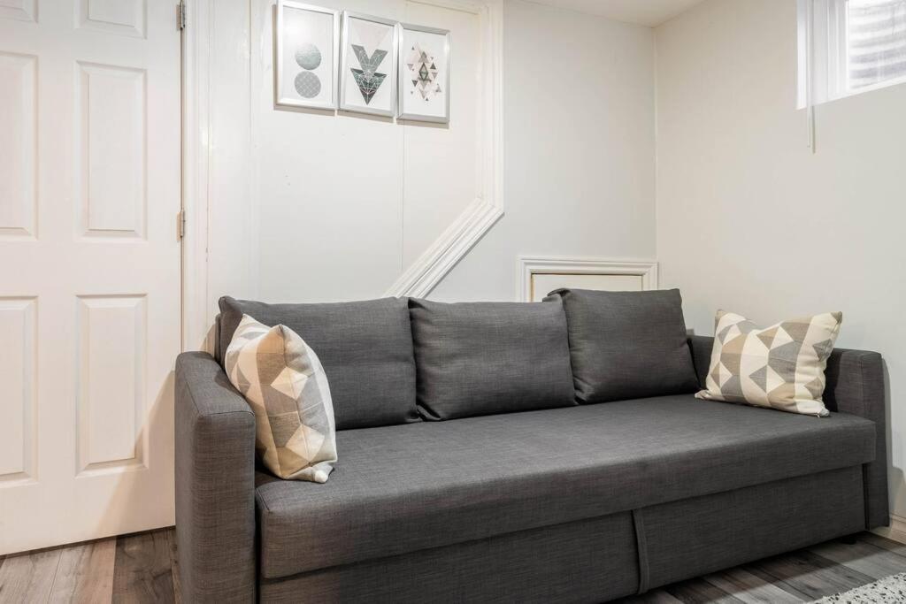 Ferienwohnung Cozy Nest Basement Unit Hamilton Exterior foto