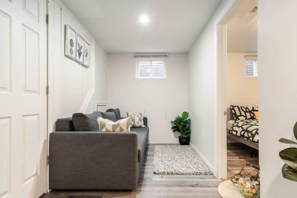 Ferienwohnung Cozy Nest Basement Unit Hamilton Exterior foto