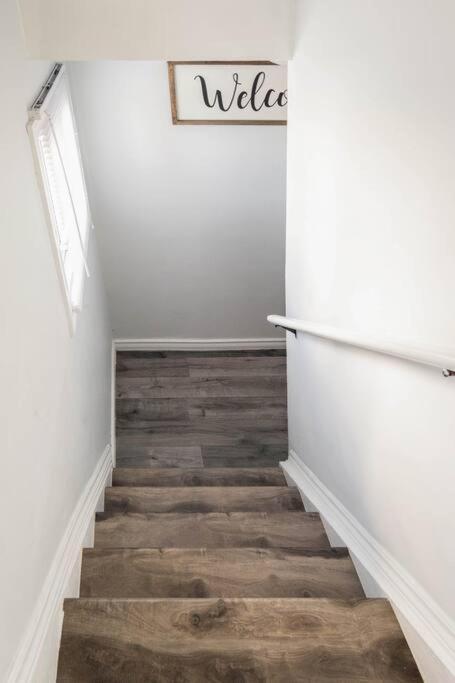 Ferienwohnung Cozy Nest Basement Unit Hamilton Exterior foto