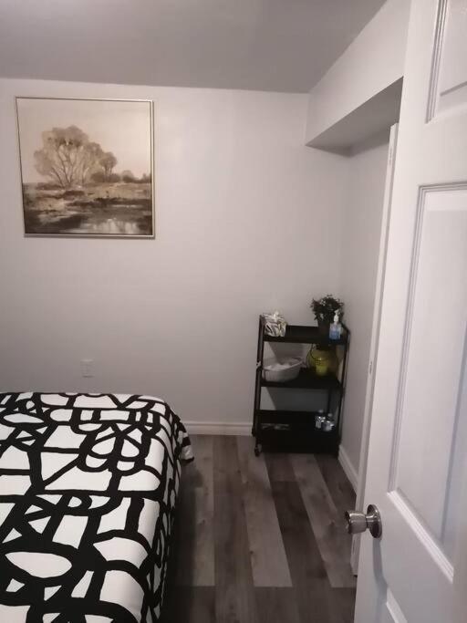 Ferienwohnung Cozy Nest Basement Unit Hamilton Exterior foto