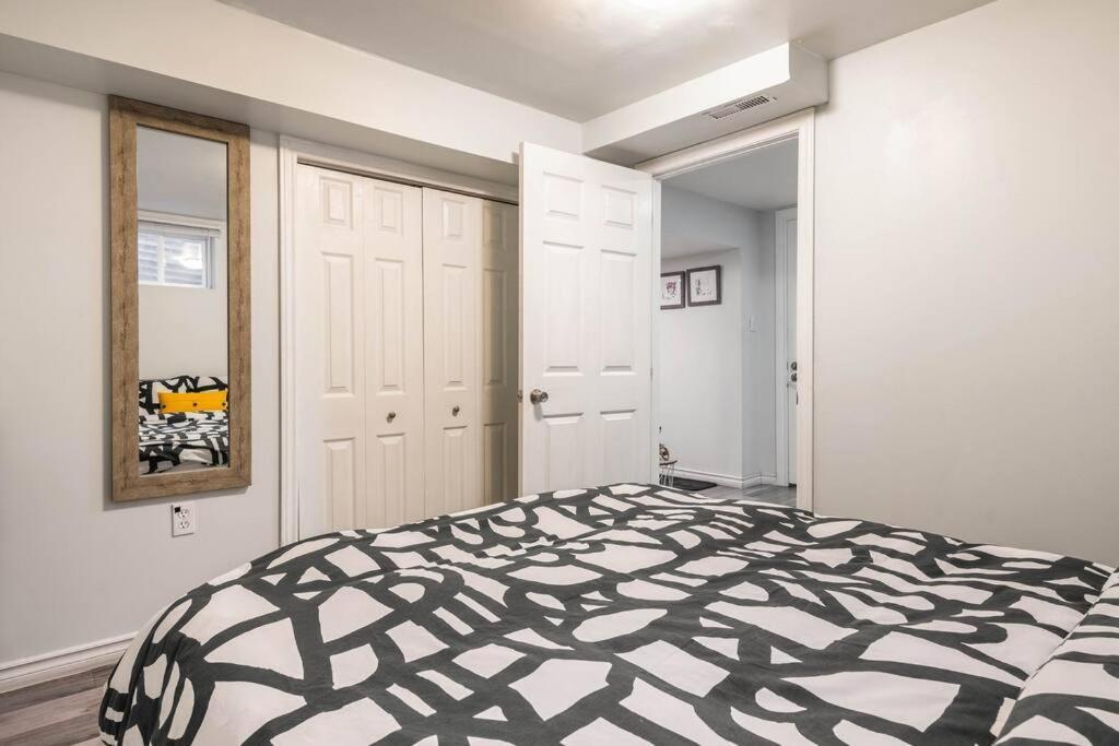Ferienwohnung Cozy Nest Basement Unit Hamilton Exterior foto