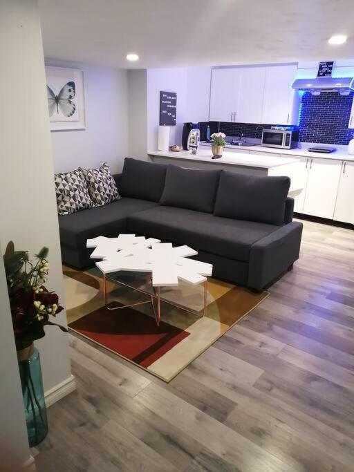 Ferienwohnung Cozy Nest Basement Unit Hamilton Exterior foto
