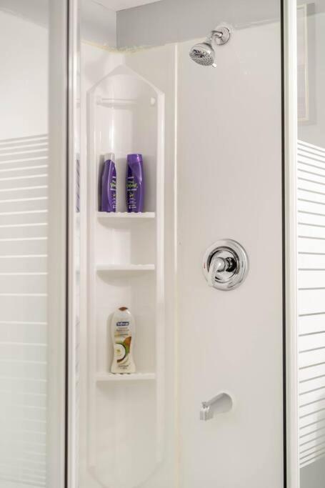 Ferienwohnung Cozy Nest Basement Unit Hamilton Exterior foto