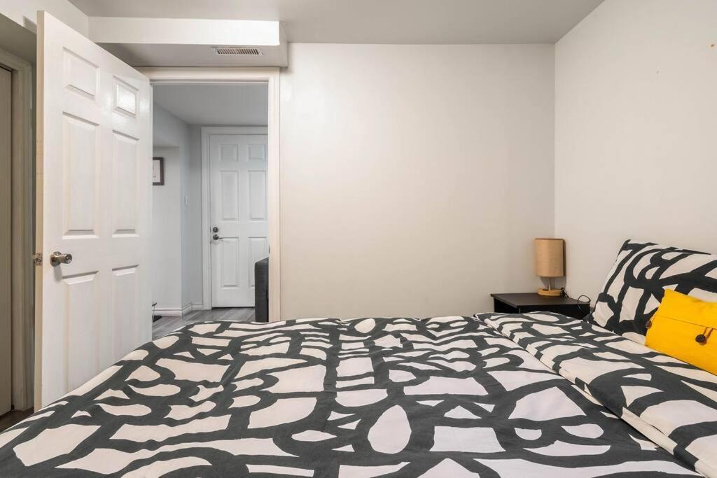 Ferienwohnung Cozy Nest Basement Unit Hamilton Exterior foto