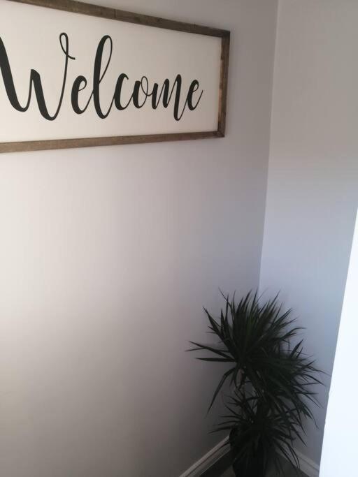 Ferienwohnung Cozy Nest Basement Unit Hamilton Exterior foto