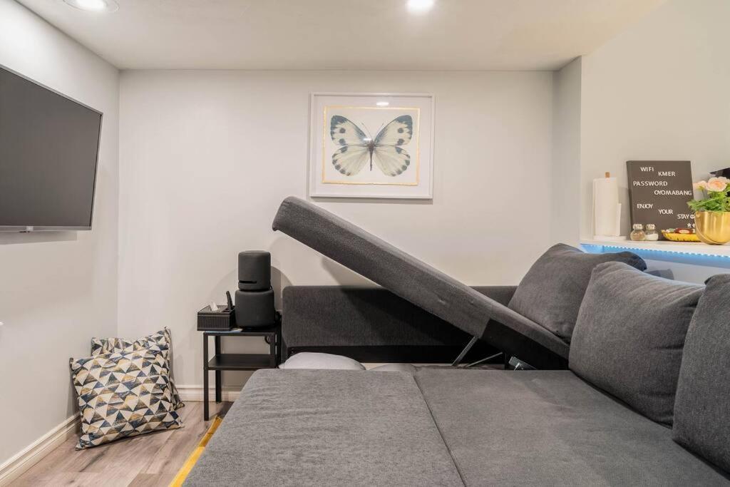 Ferienwohnung Cozy Nest Basement Unit Hamilton Exterior foto
